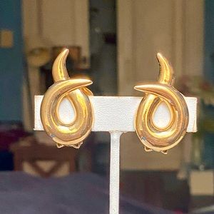 BLACK FRIDAY SALE! Vintage Valentino signed gold plated teardrop clips earrings.